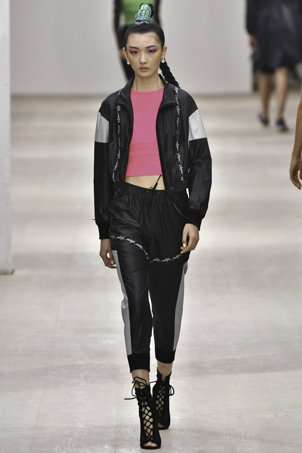 Fashion Week London Spring/Summer 2020 look 28 from the Mark Fast collection 女装