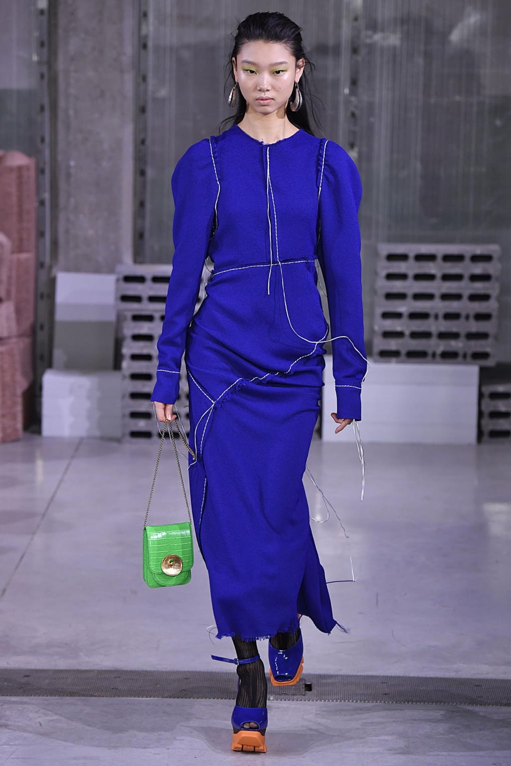 Fashion Week Milan Fall/Winter 2018 look 34 from the Marni collection 女装
