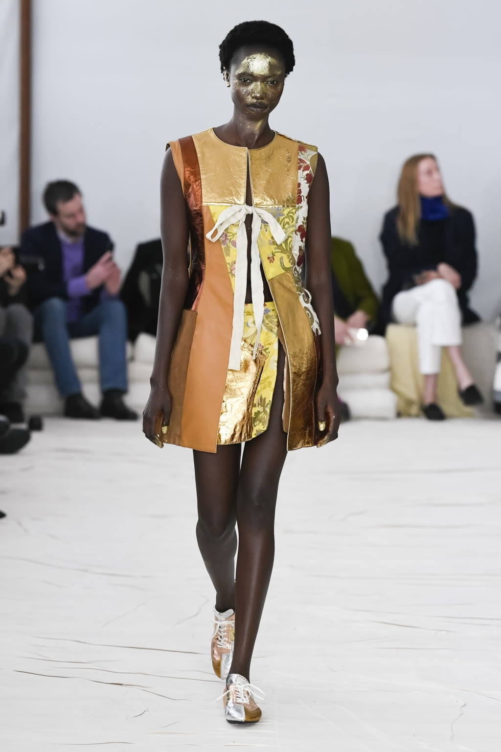 Fashion Week Milan Fall/Winter 2020 look 43 from the Marni collection 女装