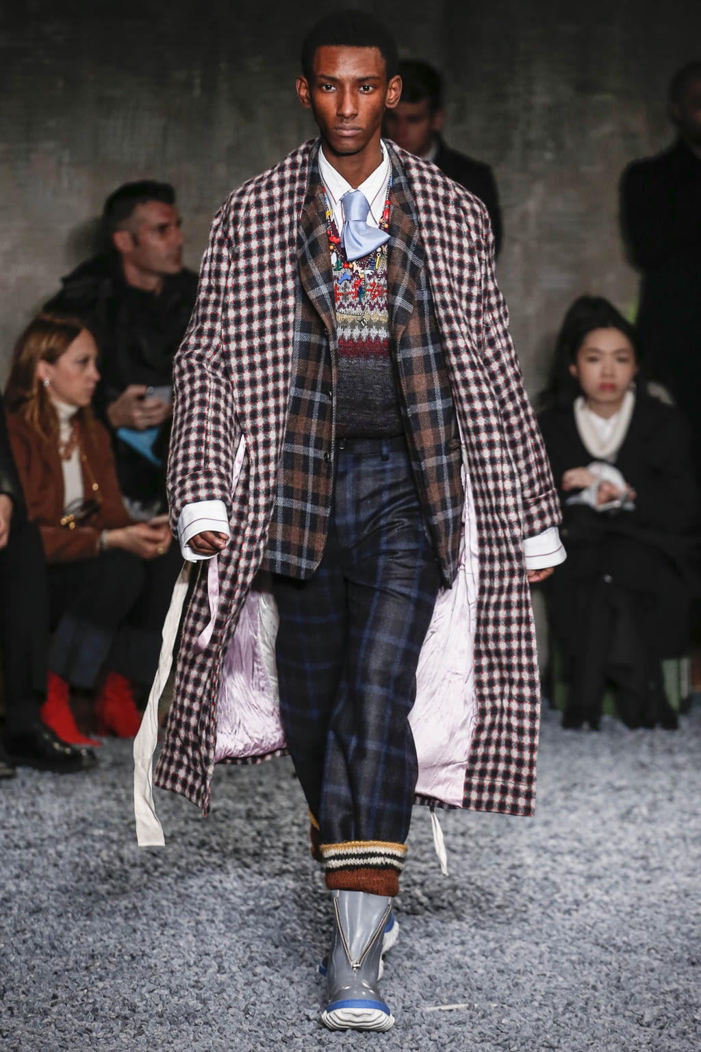Fashion Week Milan Fall/Winter 2018 look 40 from the Marni collection 男装
