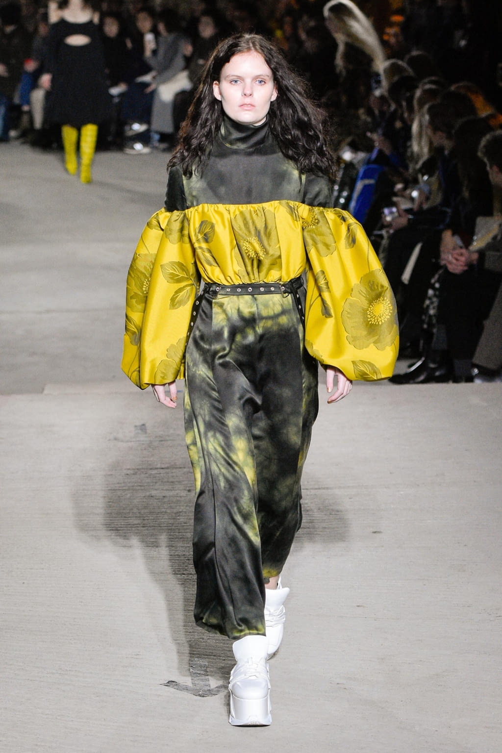 Fashion Week London Fall/Winter 2018 look 16 from the Marques' Almeida collection womenswear