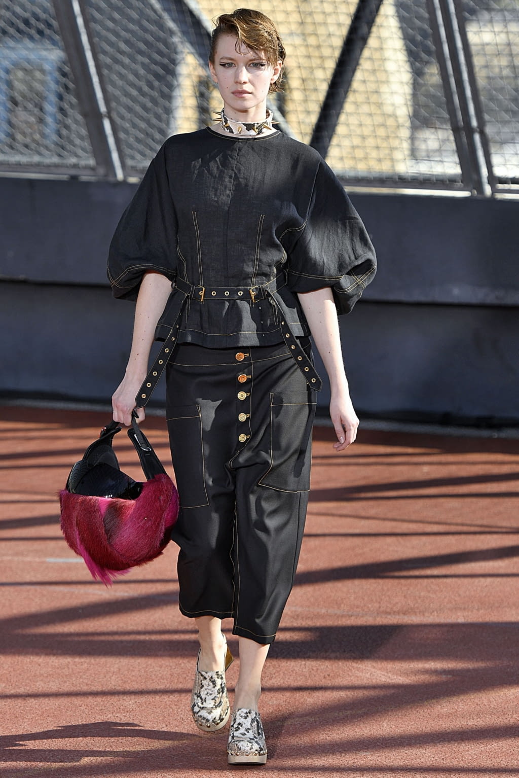 Fashion Week Paris Spring/Summer 2019 look 81 from the Marques' Almeida collection 女装