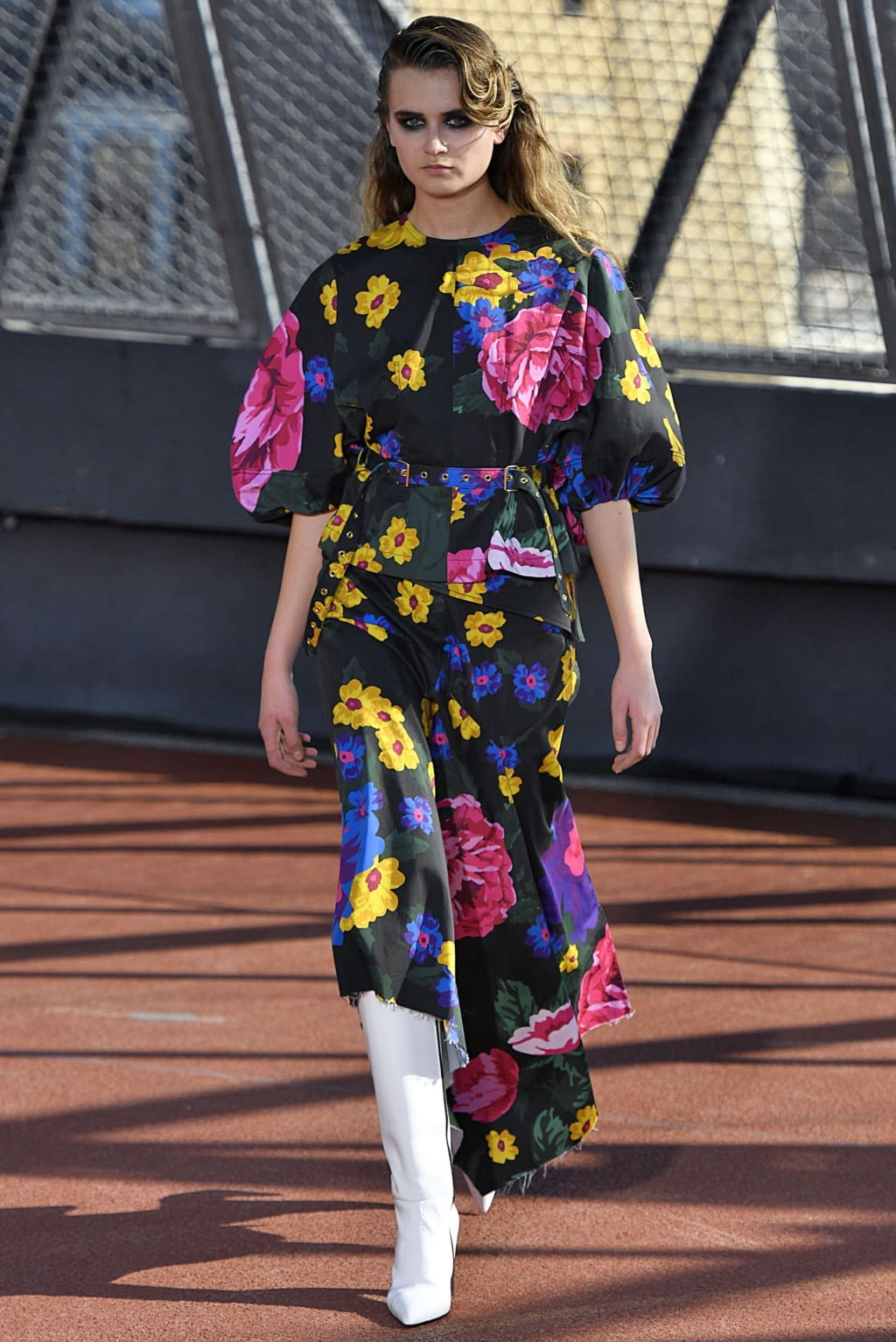 Fashion Week Paris Spring/Summer 2019 look 86 from the Marques' Almeida collection 女装