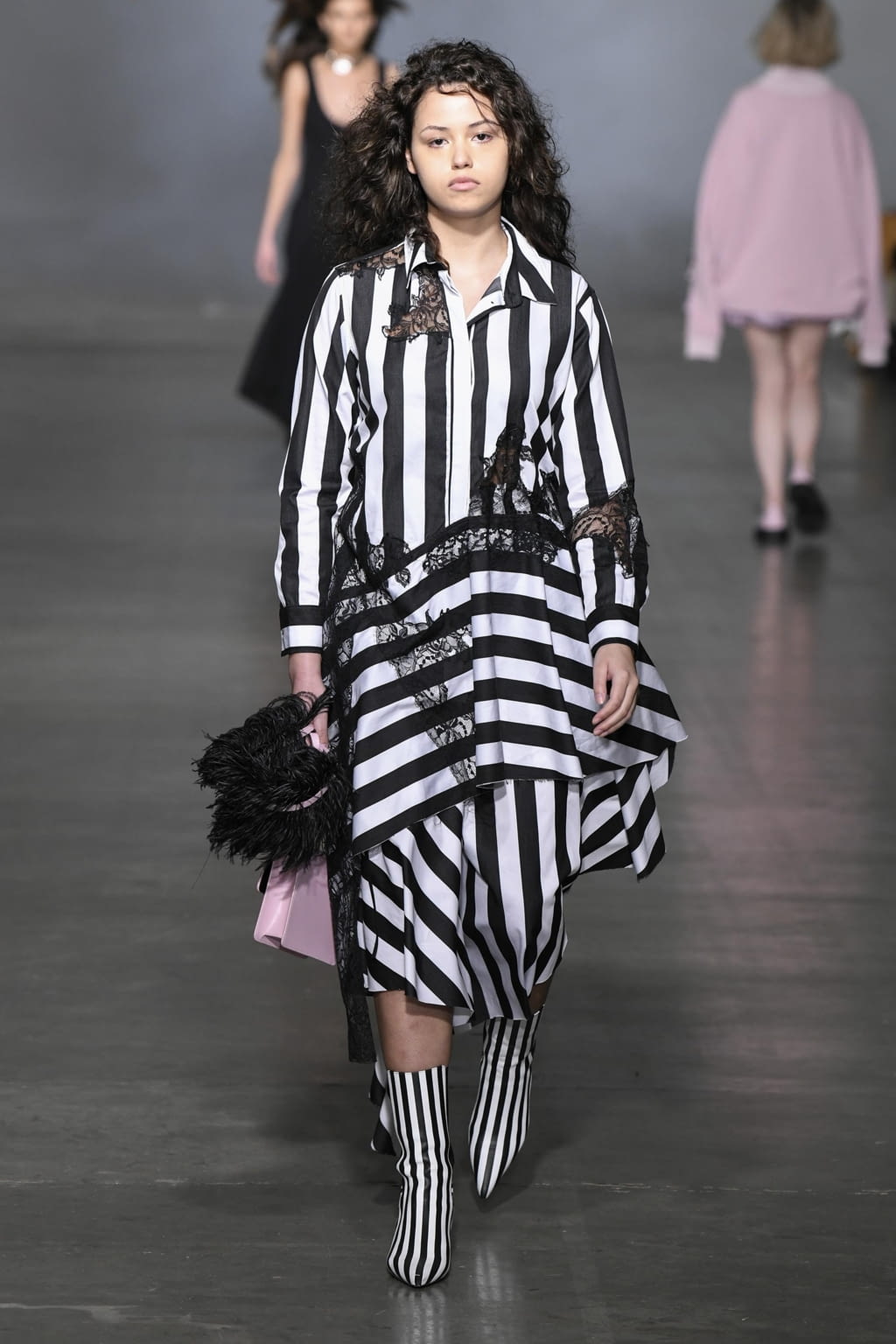 Fashion Week London Fall/Winter 2020 look 19 from the Marques' Almeida collection 女装