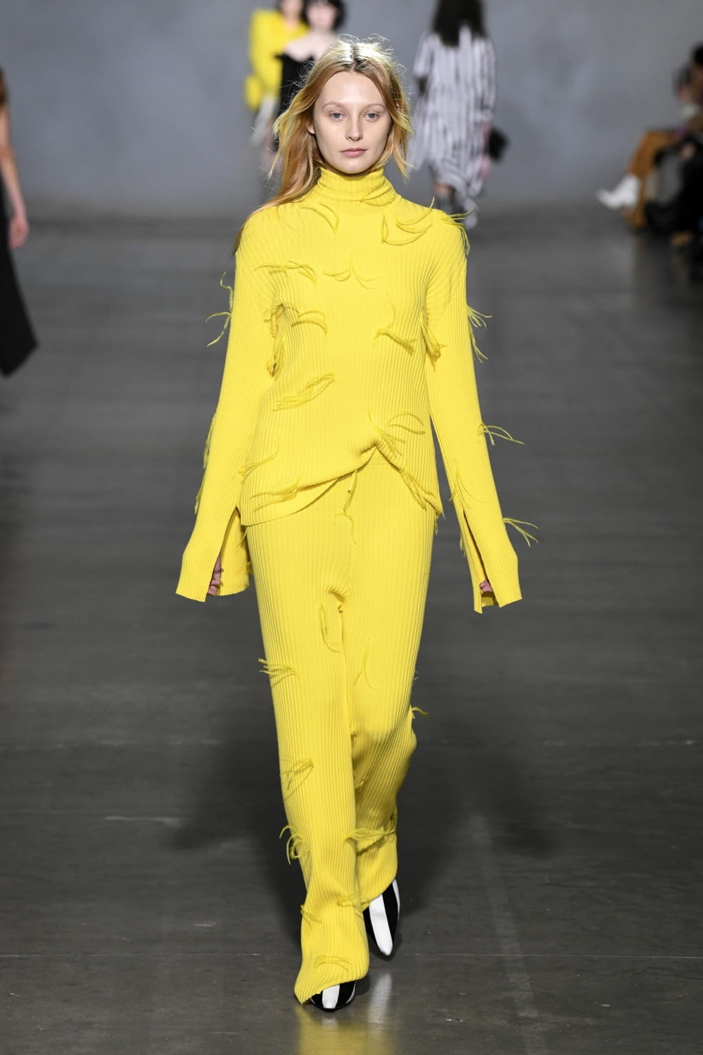 Fashion Week London Fall/Winter 2020 look 21 from the Marques' Almeida collection womenswear