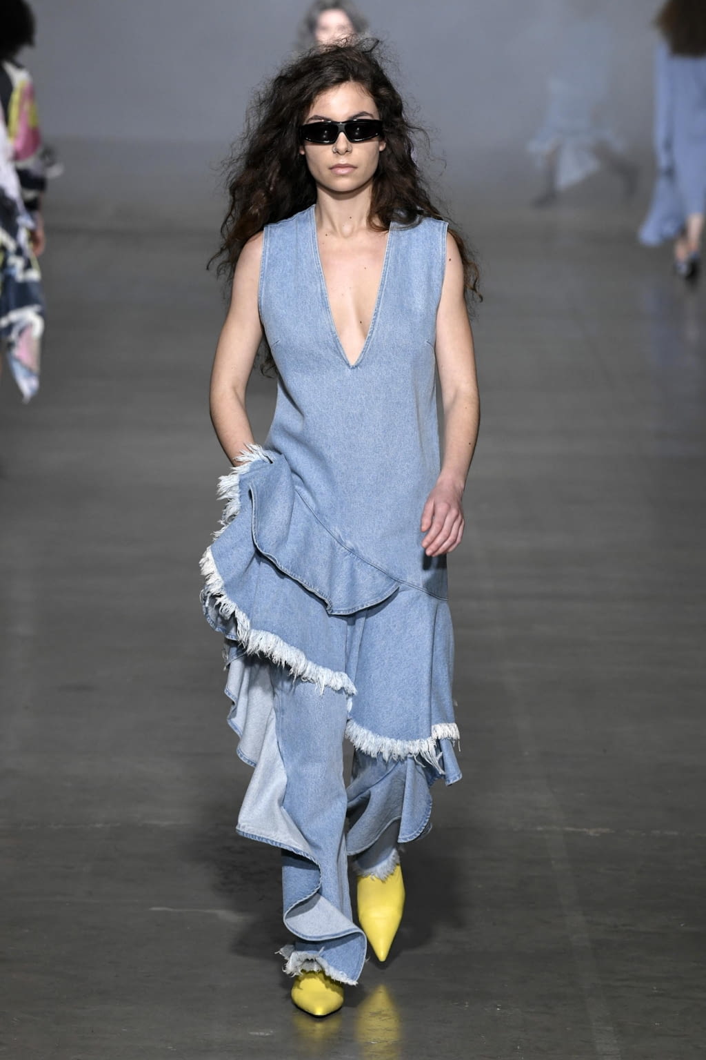Fashion Week London Fall/Winter 2020 look 35 from the Marques' Almeida collection womenswear