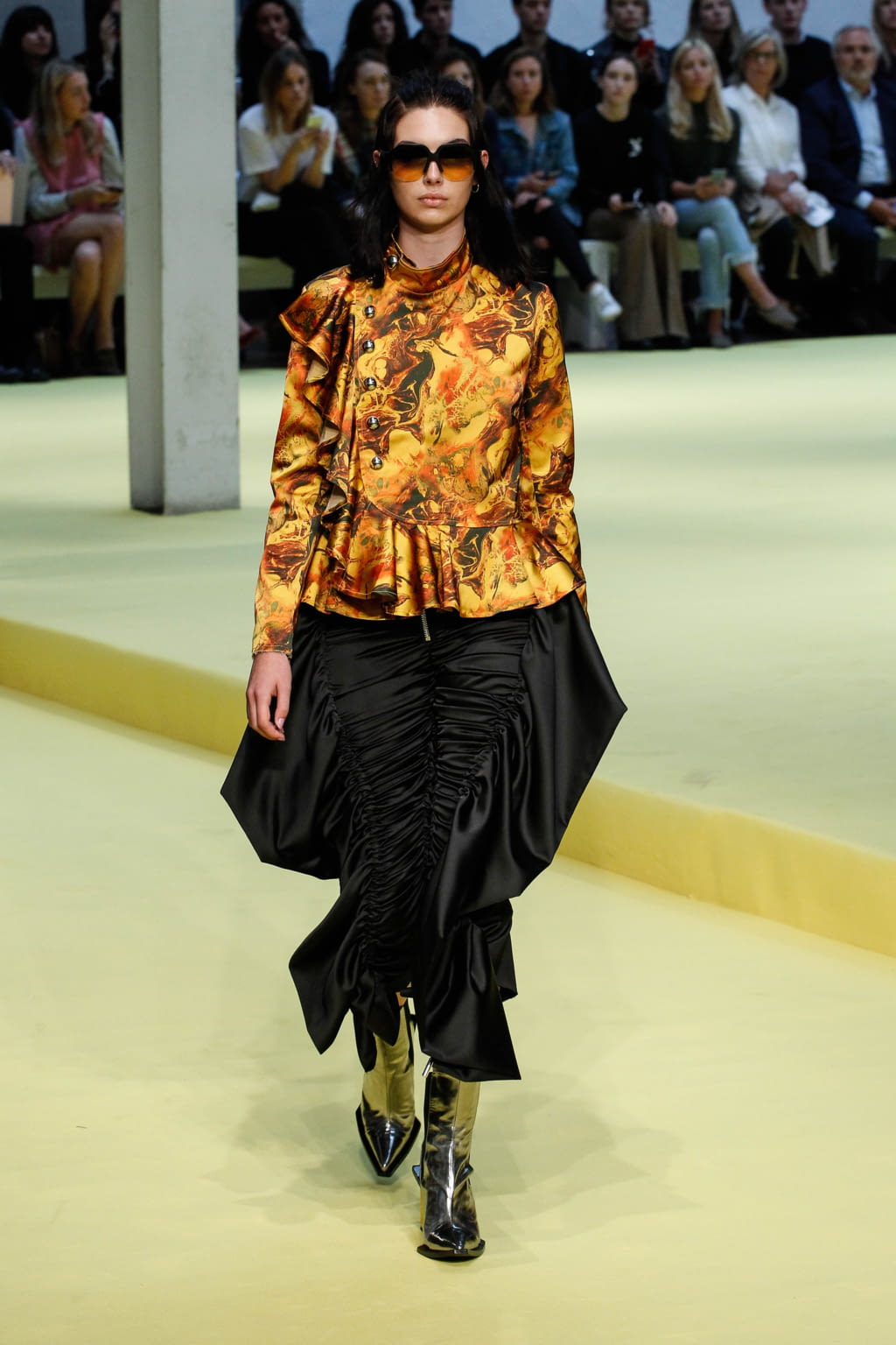 Fashion Week London Spring/Summer 2017 look 11 from the Marques' Almeida collection womenswear