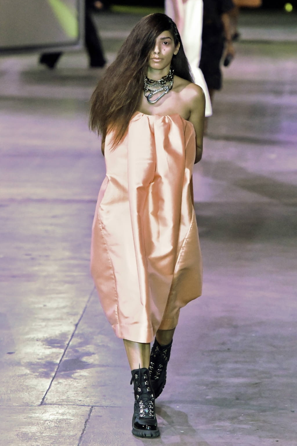 Fashion Week London Spring/Summer 2020 look 10 de la collection Marques' Almeida womenswear