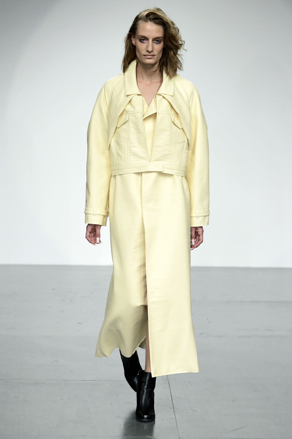 Fashion Week London Spring/Summer 2018 look 18 from the Marta Jakubowski collection 女装