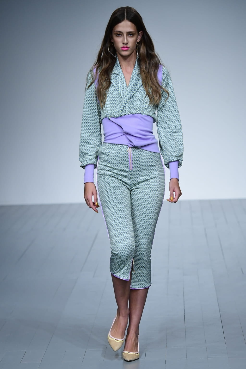 Fashion Week London Spring/Summer 2019 look 4 from the Marta Jakubowski collection 女装