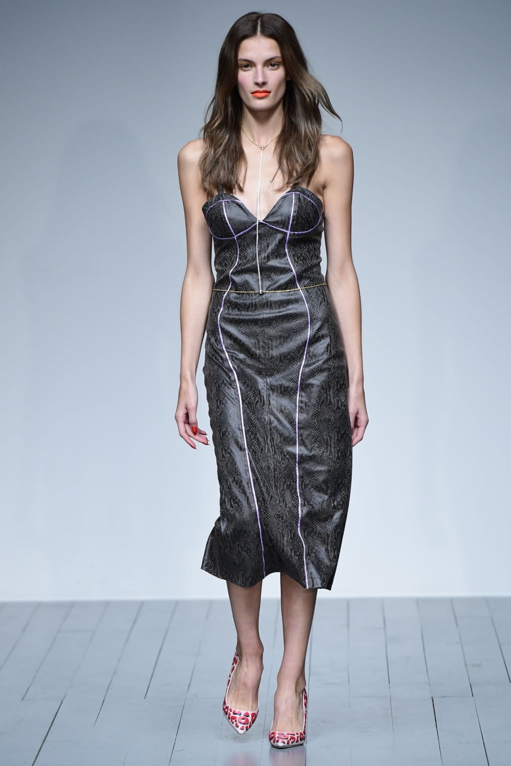 Fashion Week London Spring/Summer 2019 look 14 from the Marta Jakubowski collection 女装