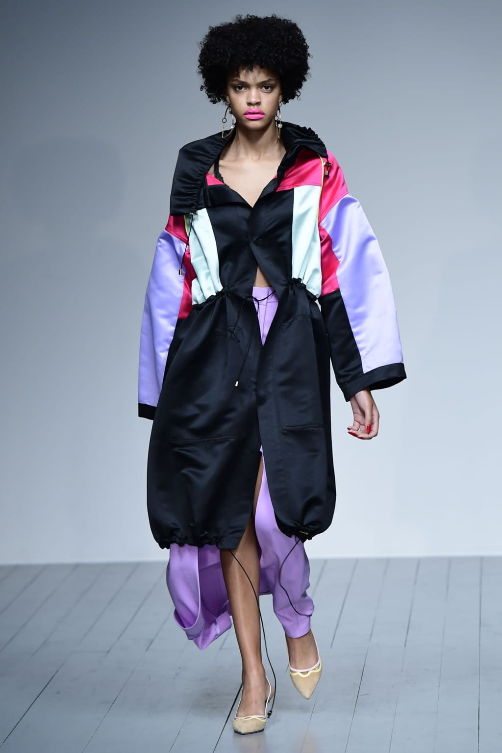 Fashion Week London Spring/Summer 2019 look 21 from the Marta Jakubowski collection 女装