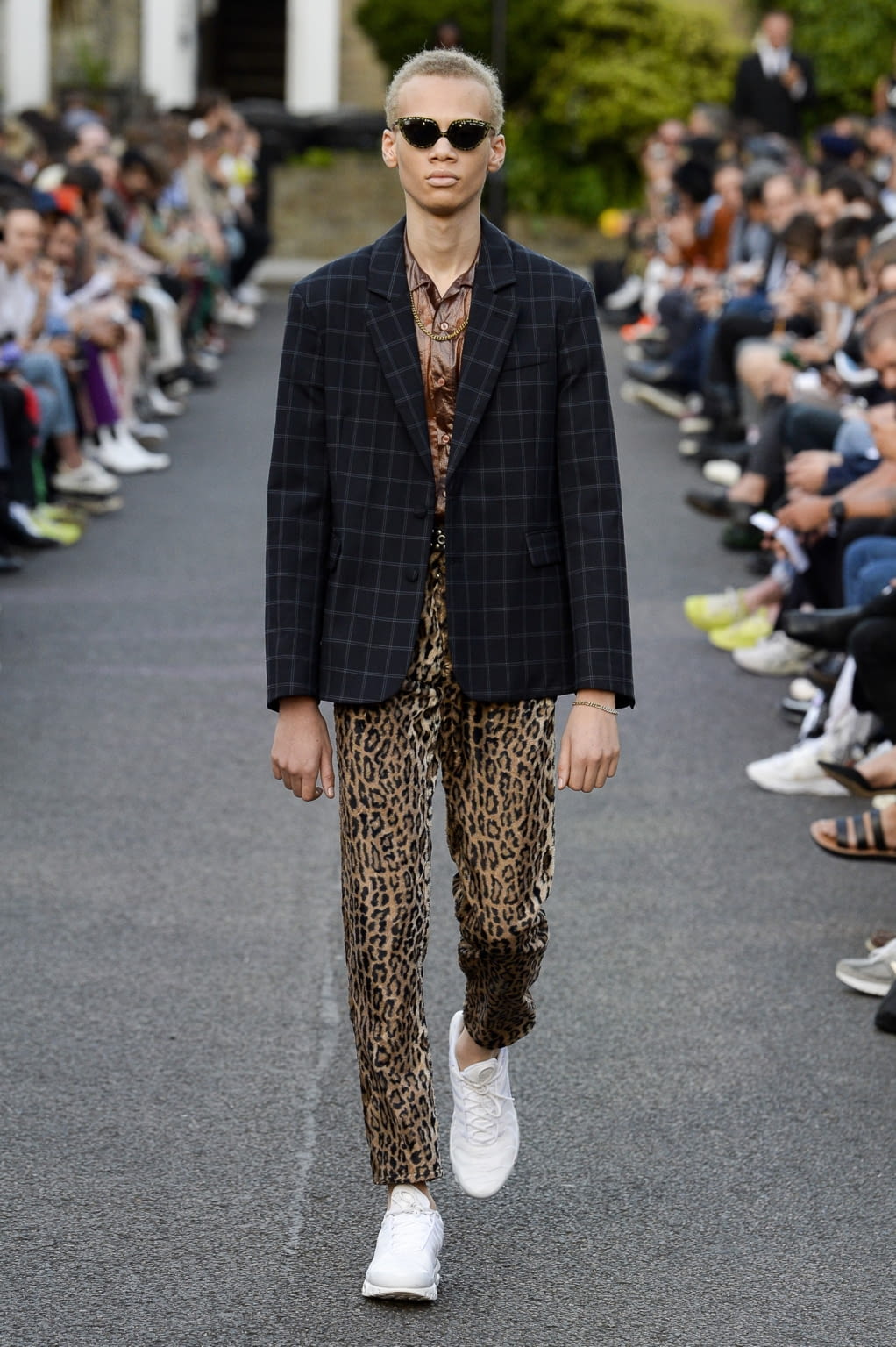 Fashion Week London Spring/Summer 2019 look 33 from the Martine Rose collection menswear