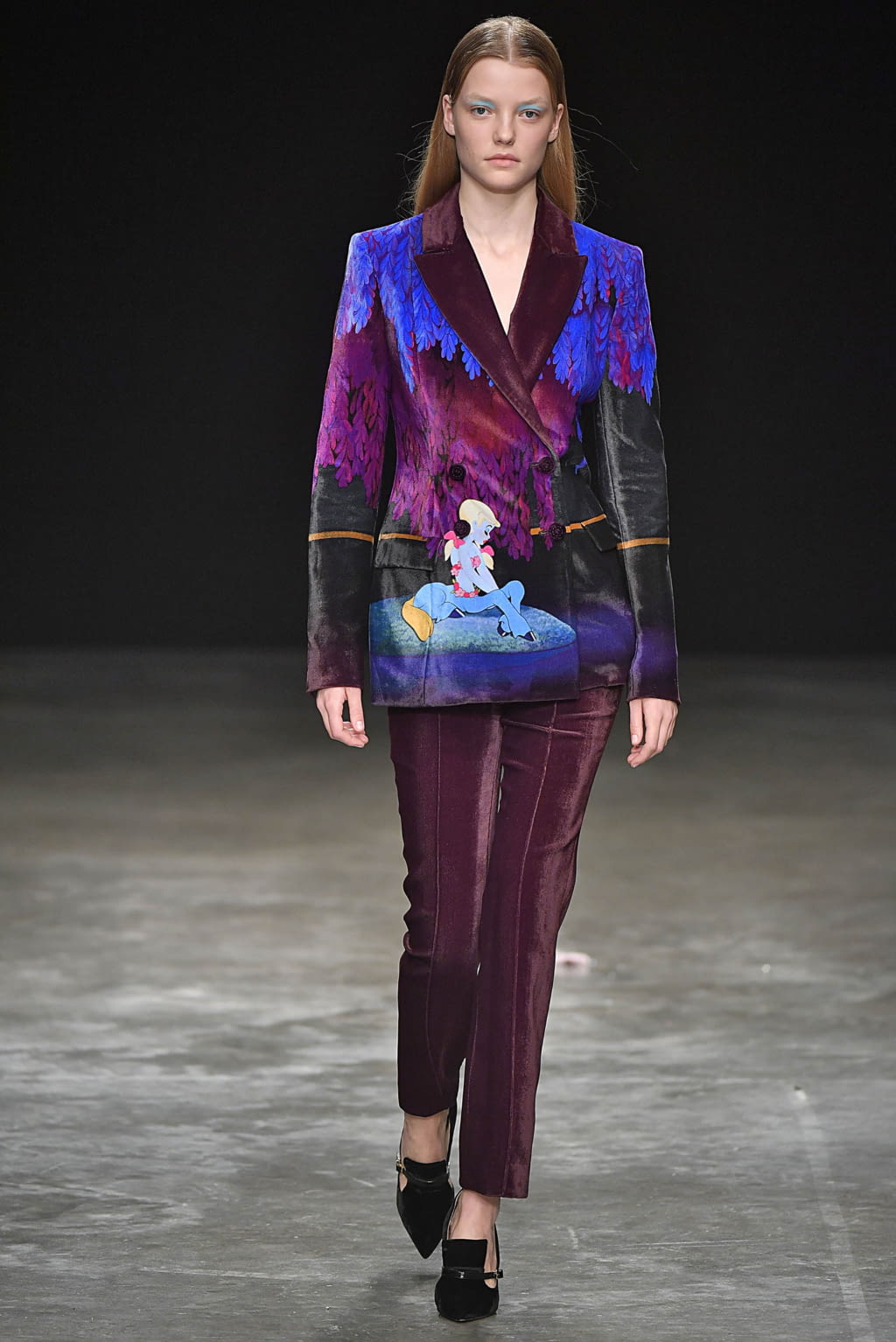 Fashion Week London Fall/Winter 2017 look 35 from the Mary Katrantzou collection 女装