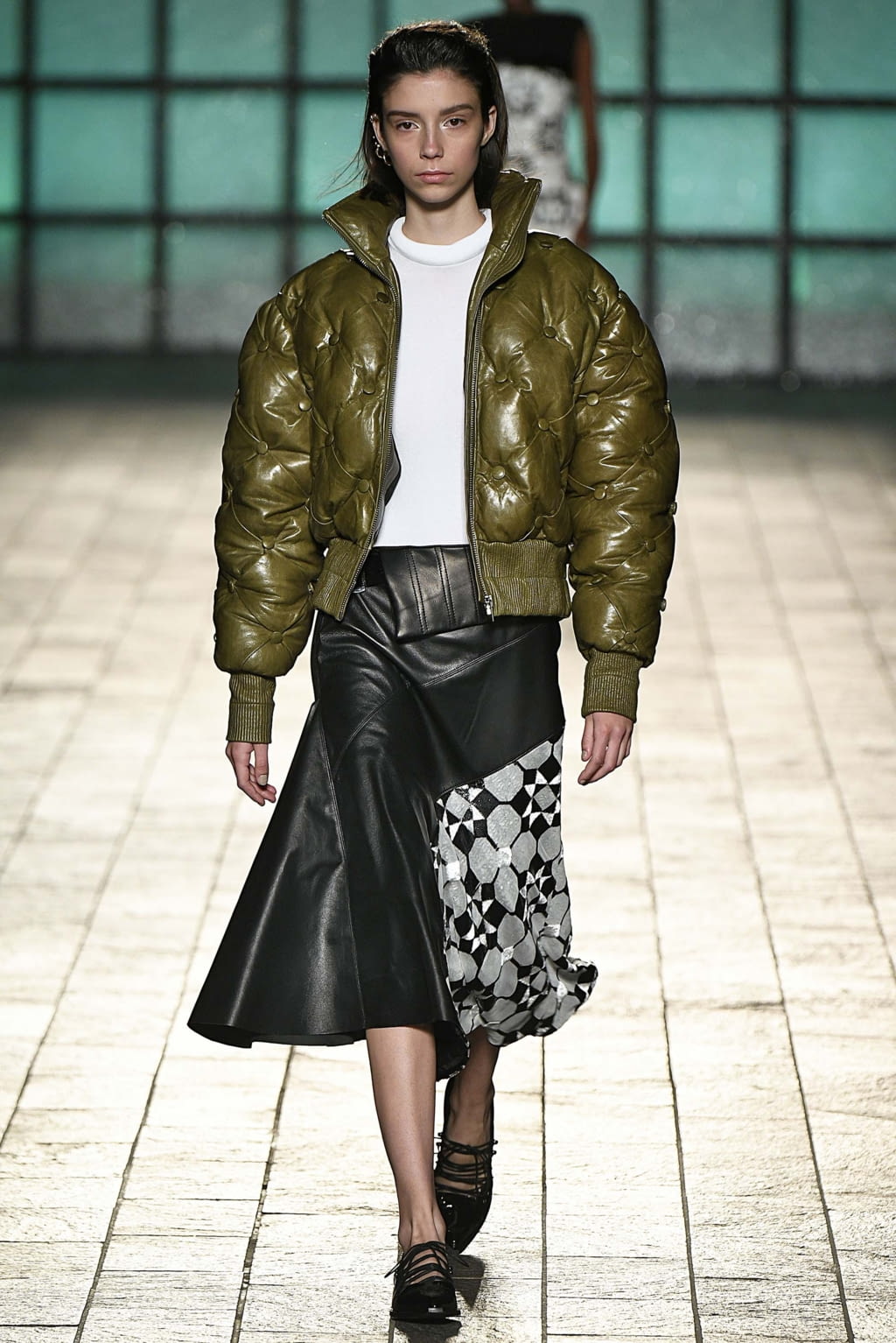 Fashion Week London Fall/Winter 2018 look 15 from the Mary Katrantzou collection womenswear