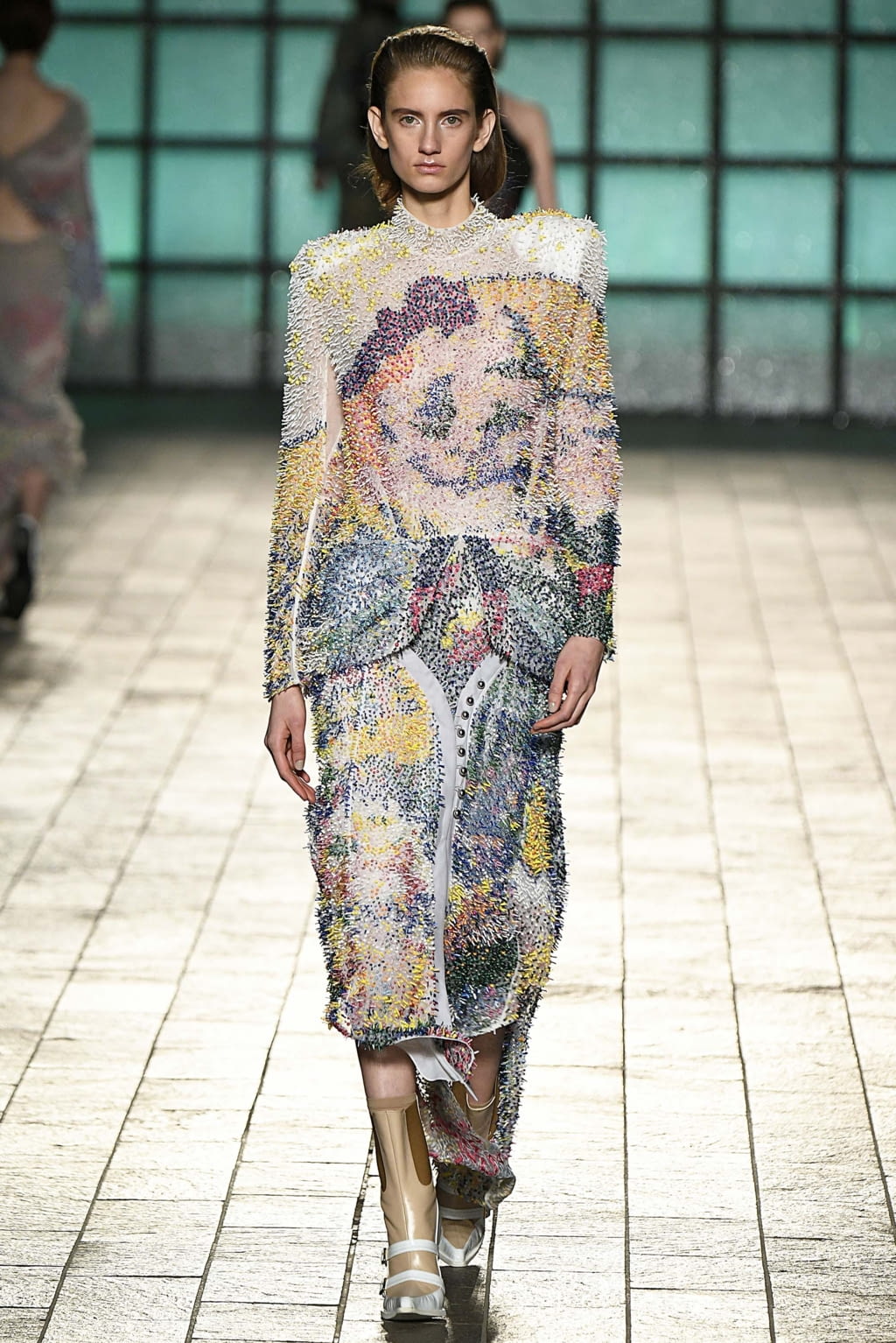 Fashion Week London Fall/Winter 2018 look 23 from the Mary Katrantzou collection 女装