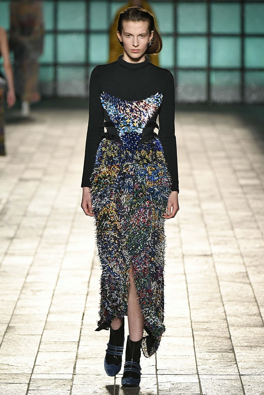 Fashion Week London Fall/Winter 2018 look 26 from the Mary Katrantzou collection 女装