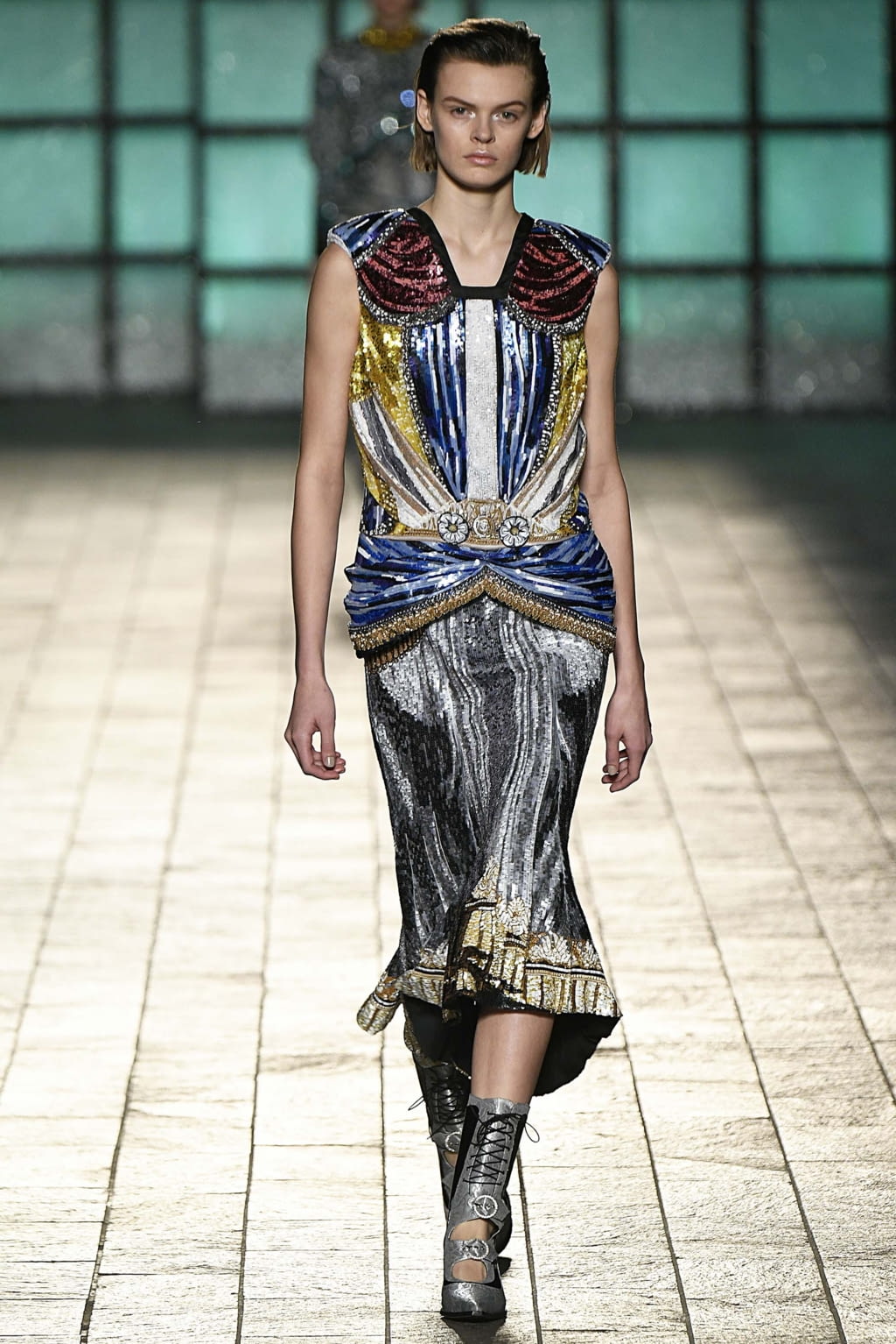 Fashion Week London Fall/Winter 2018 look 35 from the Mary Katrantzou collection 女装