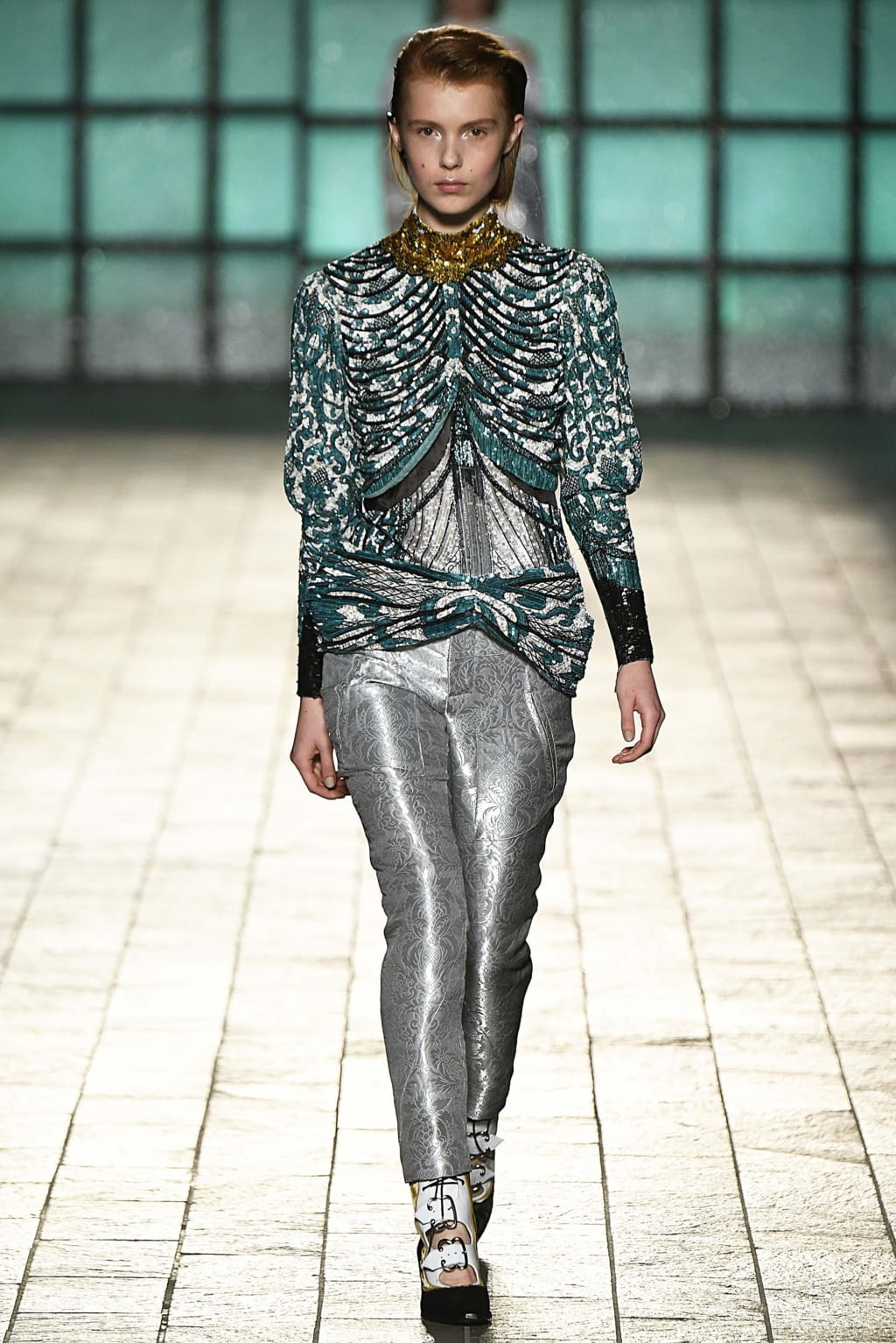 Fashion Week London Fall/Winter 2018 look 36 from the Mary Katrantzou collection 女装