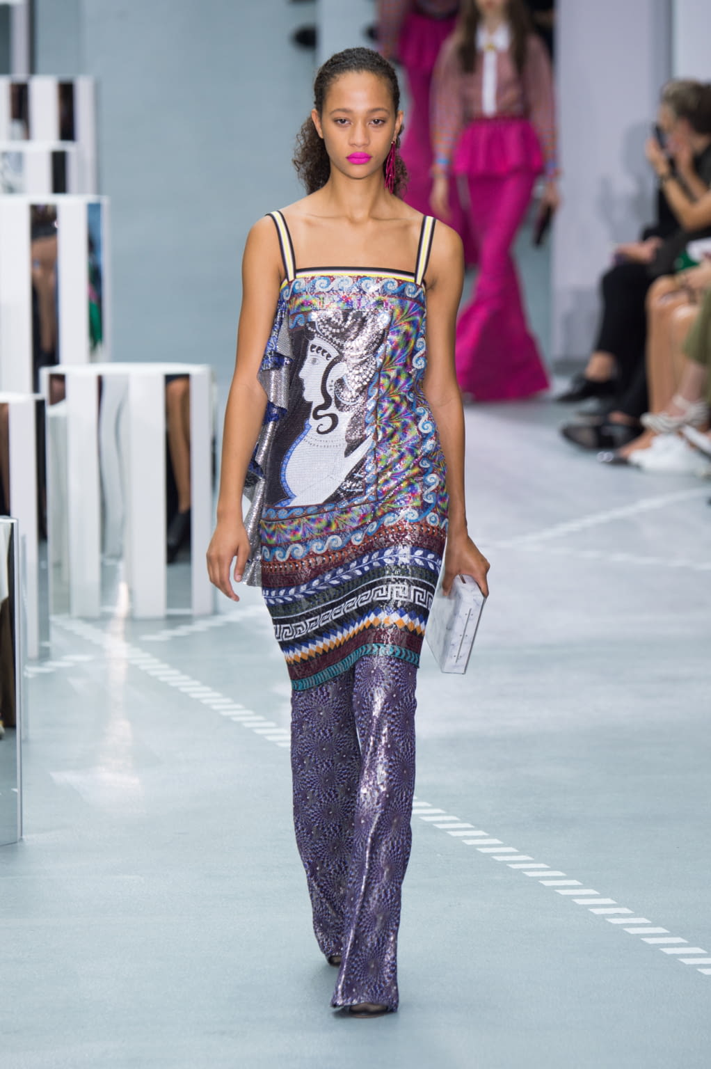 Fashion Week London Spring/Summer 2017 look 24 from the Mary Katrantzou collection 女装