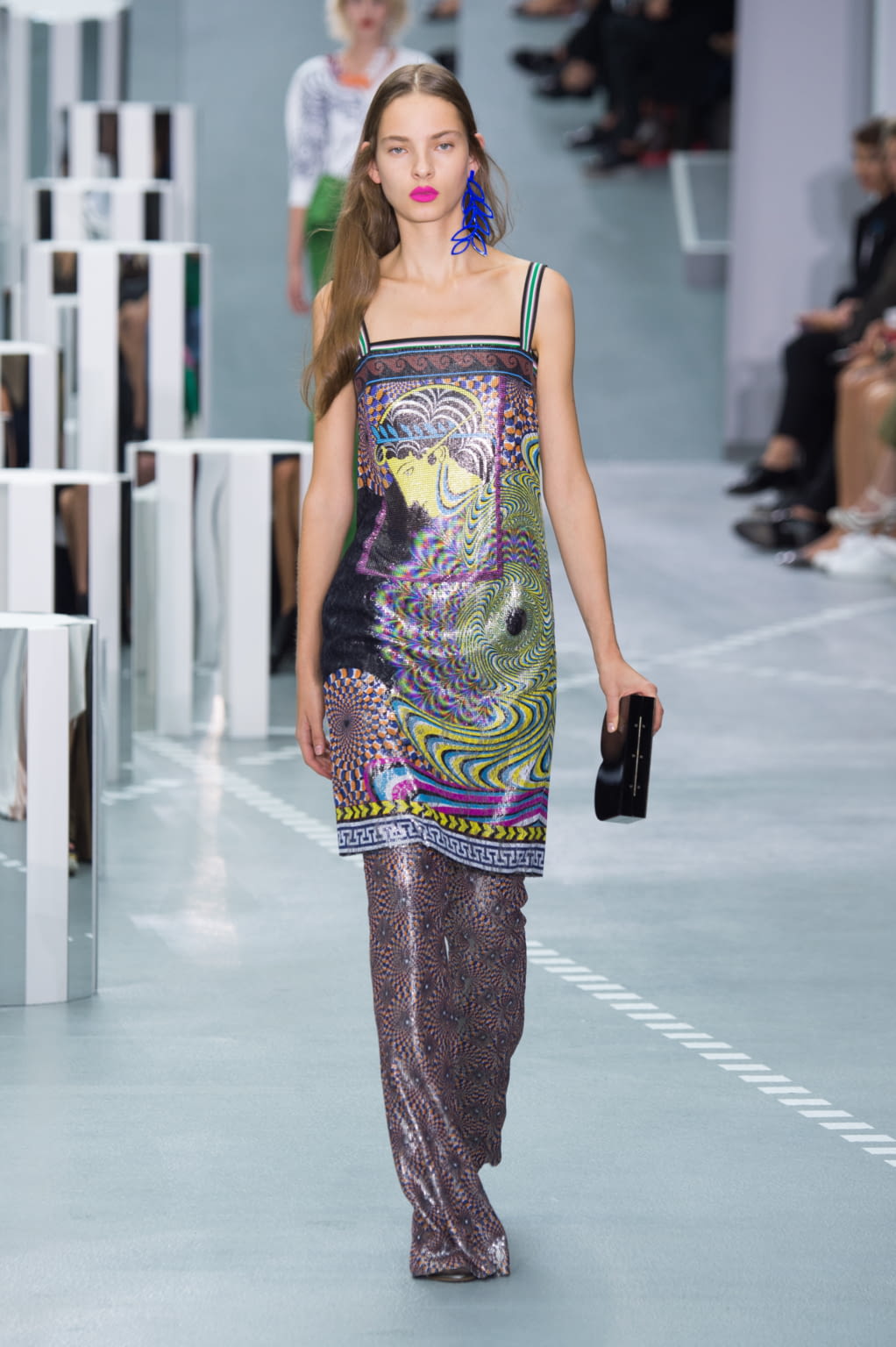 Fashion Week London Spring/Summer 2017 look 26 from the Mary Katrantzou collection womenswear