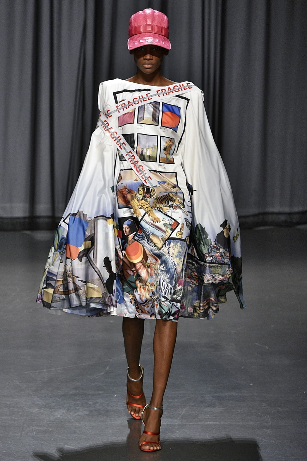 Fashion Week London Spring/Summer 2019 look 14 from the Mary Katrantzou collection womenswear