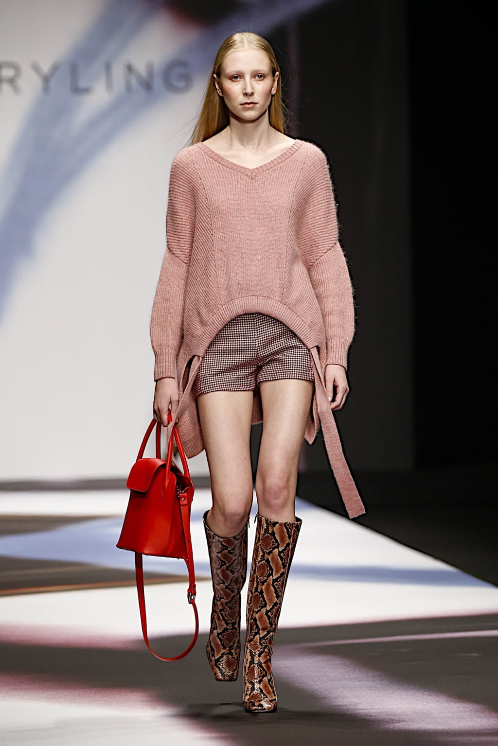 Fashion Week Milan Fall/Winter 2019 look 4 de la collection Maryling womenswear
