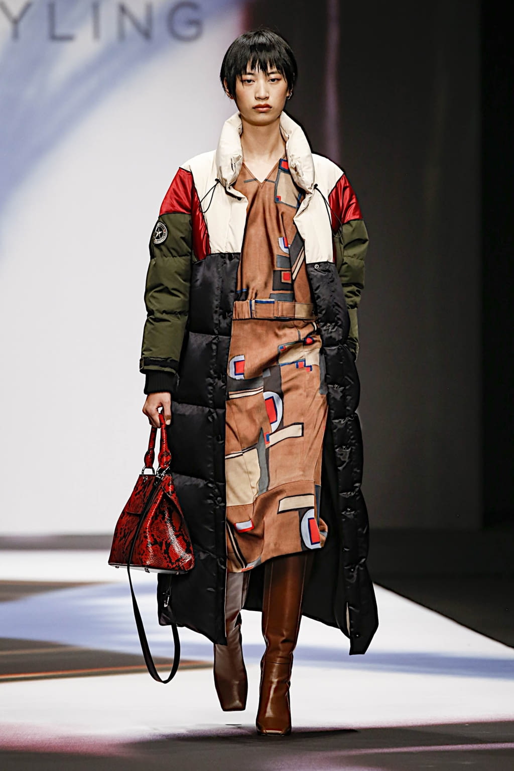 Fashion Week Milan Fall/Winter 2019 look 22 from the Maryling collection 女装