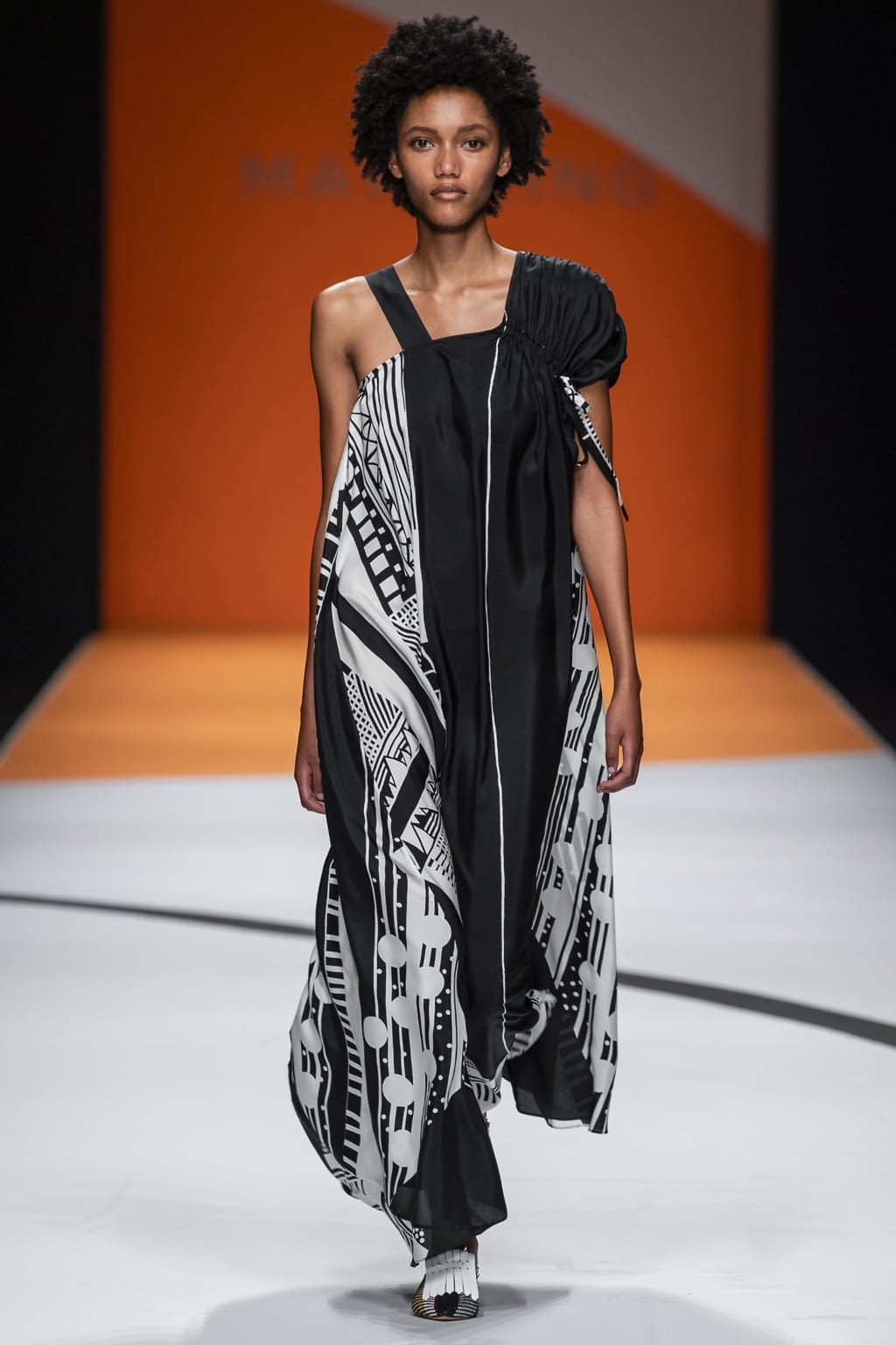 Fashion Week Milan Spring/Summer 2019 look 8 from the Maryling collection 女装