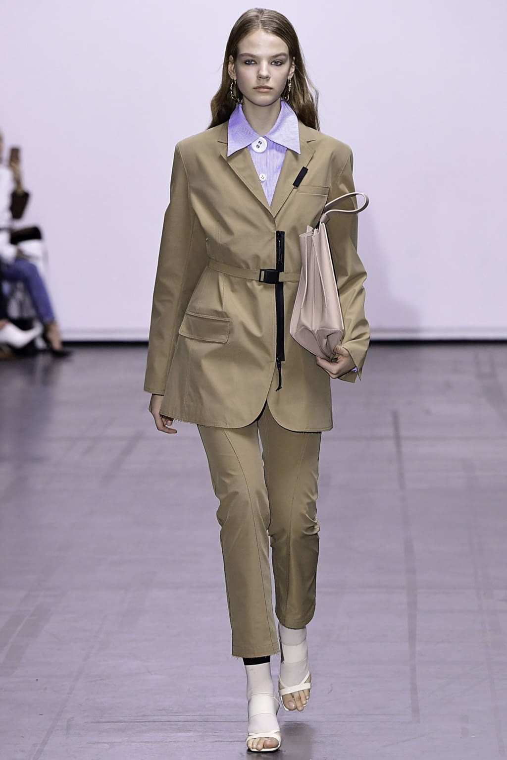 Fashion Week Paris Fall/Winter 2019 look 11 from the Masha Ma collection 女装