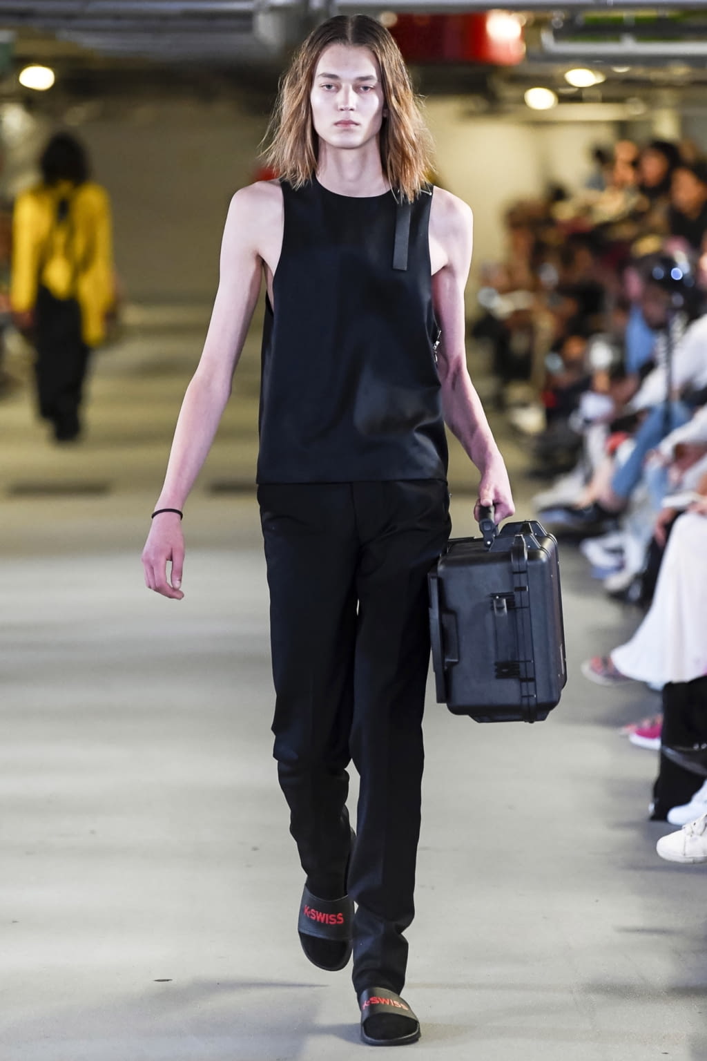 Fashion Week London Spring/Summer 2019 look 17 from the Matthew Miller collection menswear