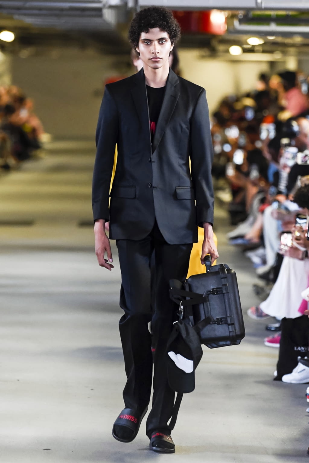 Fashion Week London Spring/Summer 2019 look 26 from the Matthew Miller collection 男装