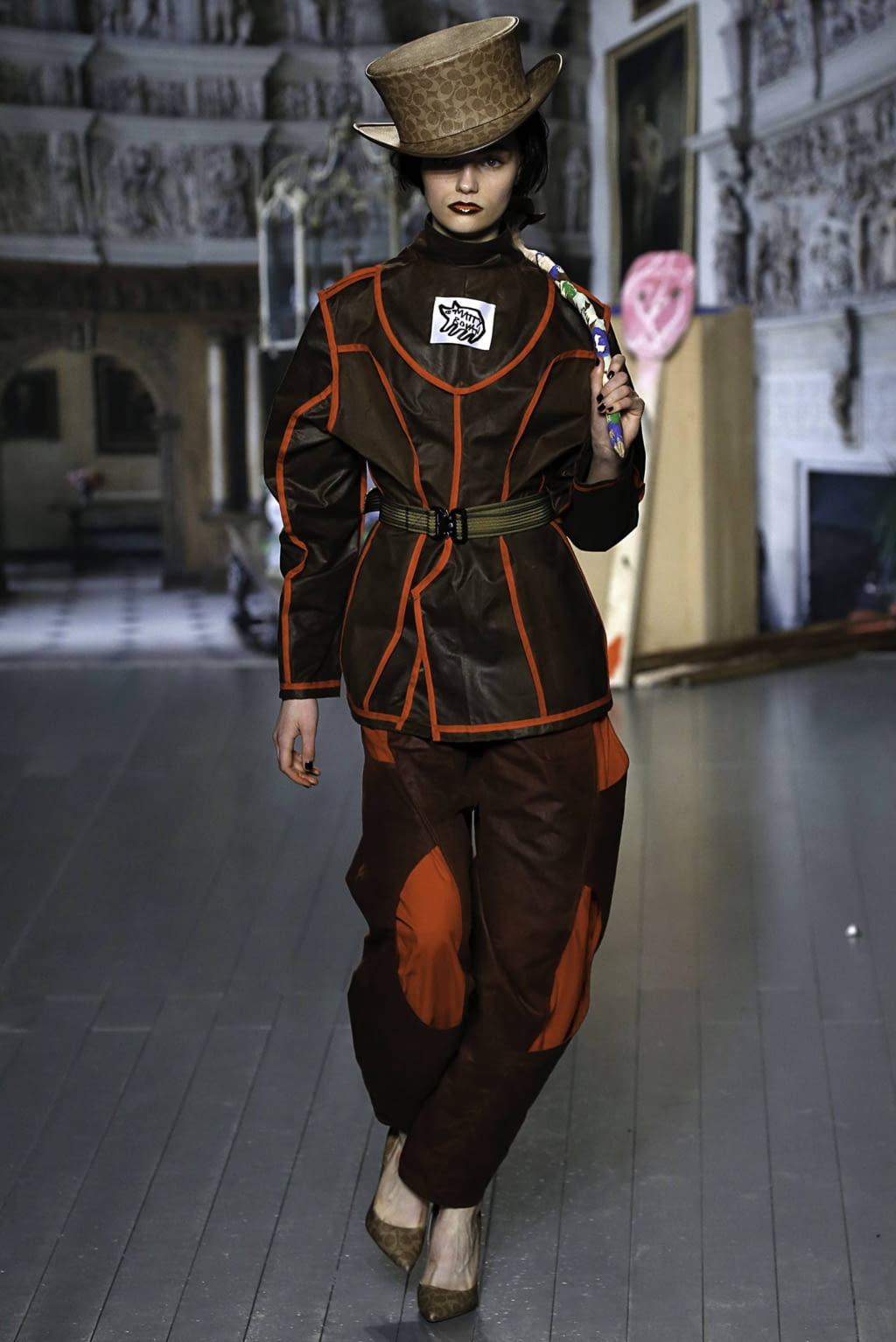 Fashion Week London Fall/Winter 2019 look 2 from the Matty Bovan collection 女装