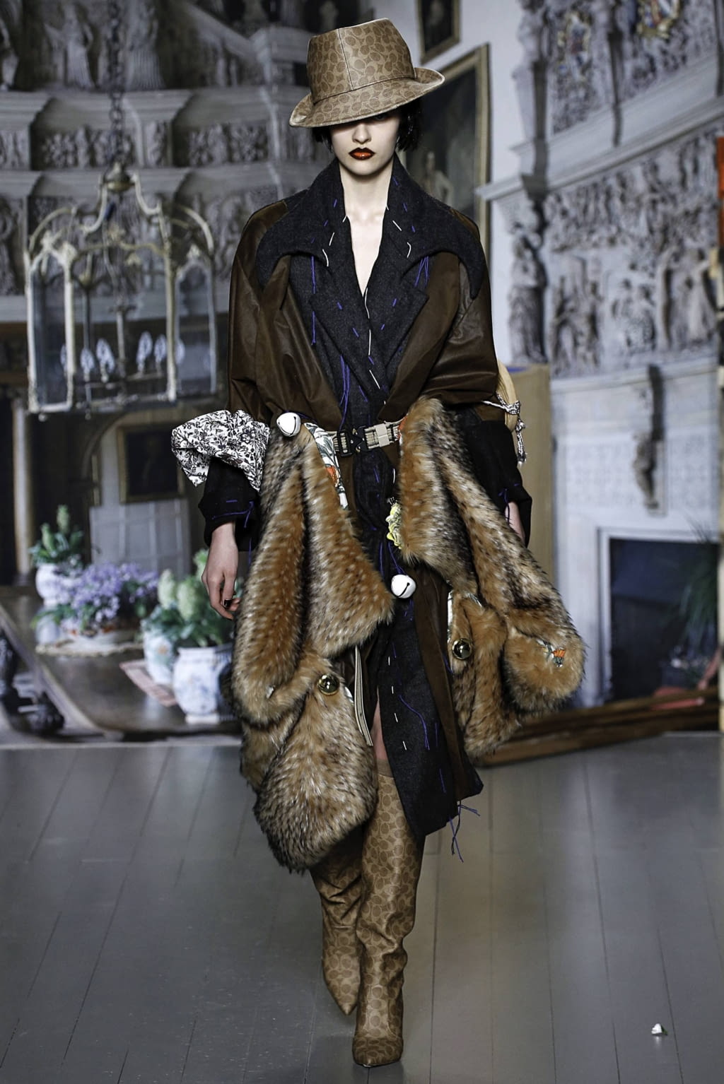 Fashion Week London Fall/Winter 2019 look 7 from the Matty Bovan collection 女装