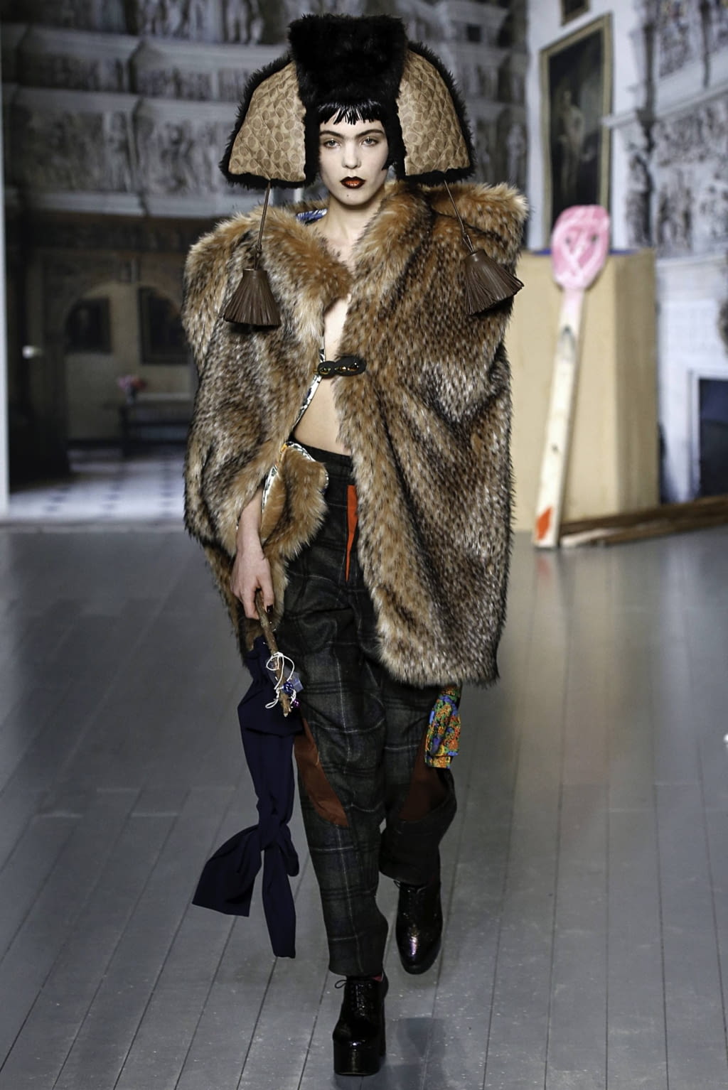 Fashion Week London Fall/Winter 2019 look 15 from the Matty Bovan collection 女装