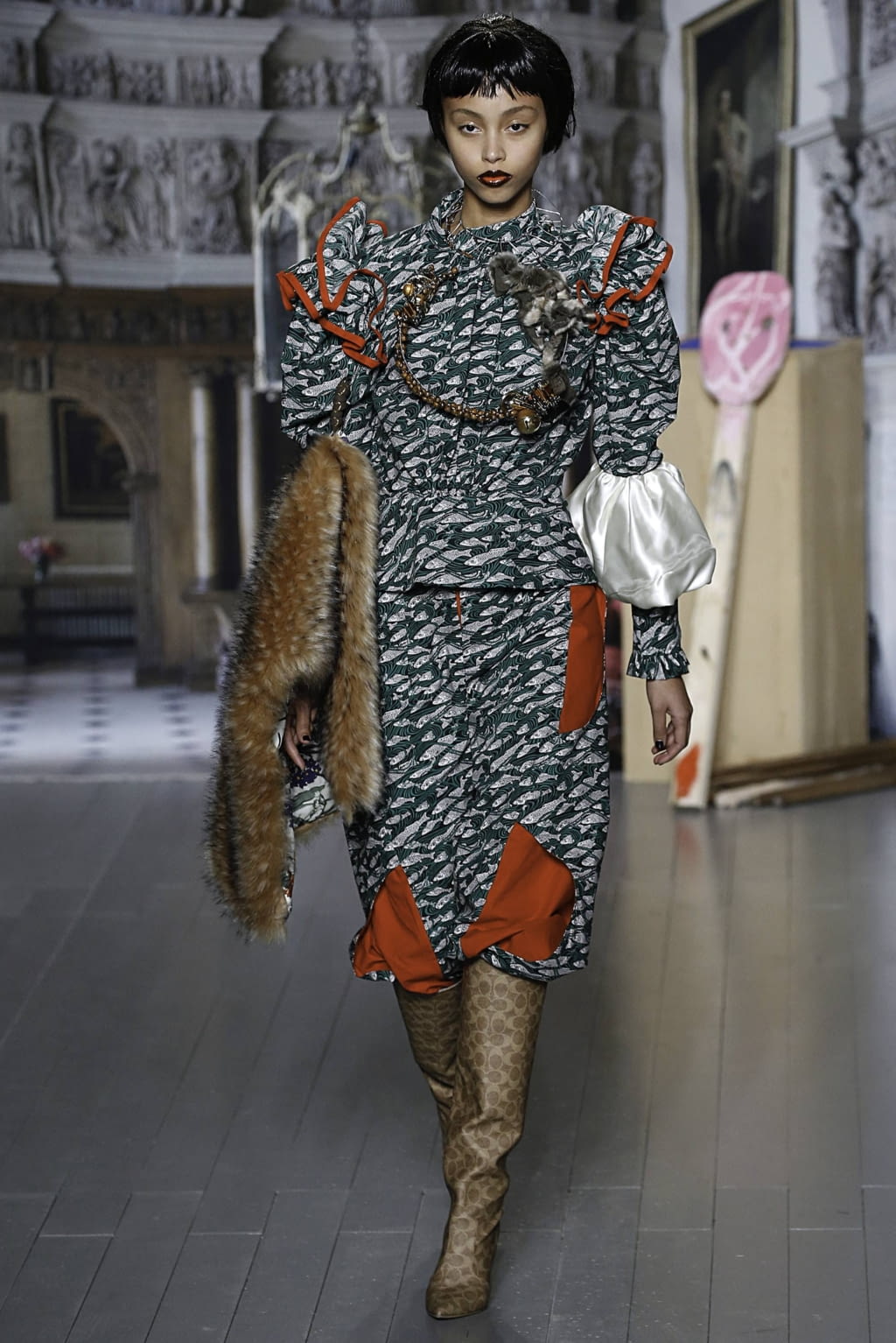 Fashion Week London Fall/Winter 2019 look 16 from the Matty Bovan collection womenswear