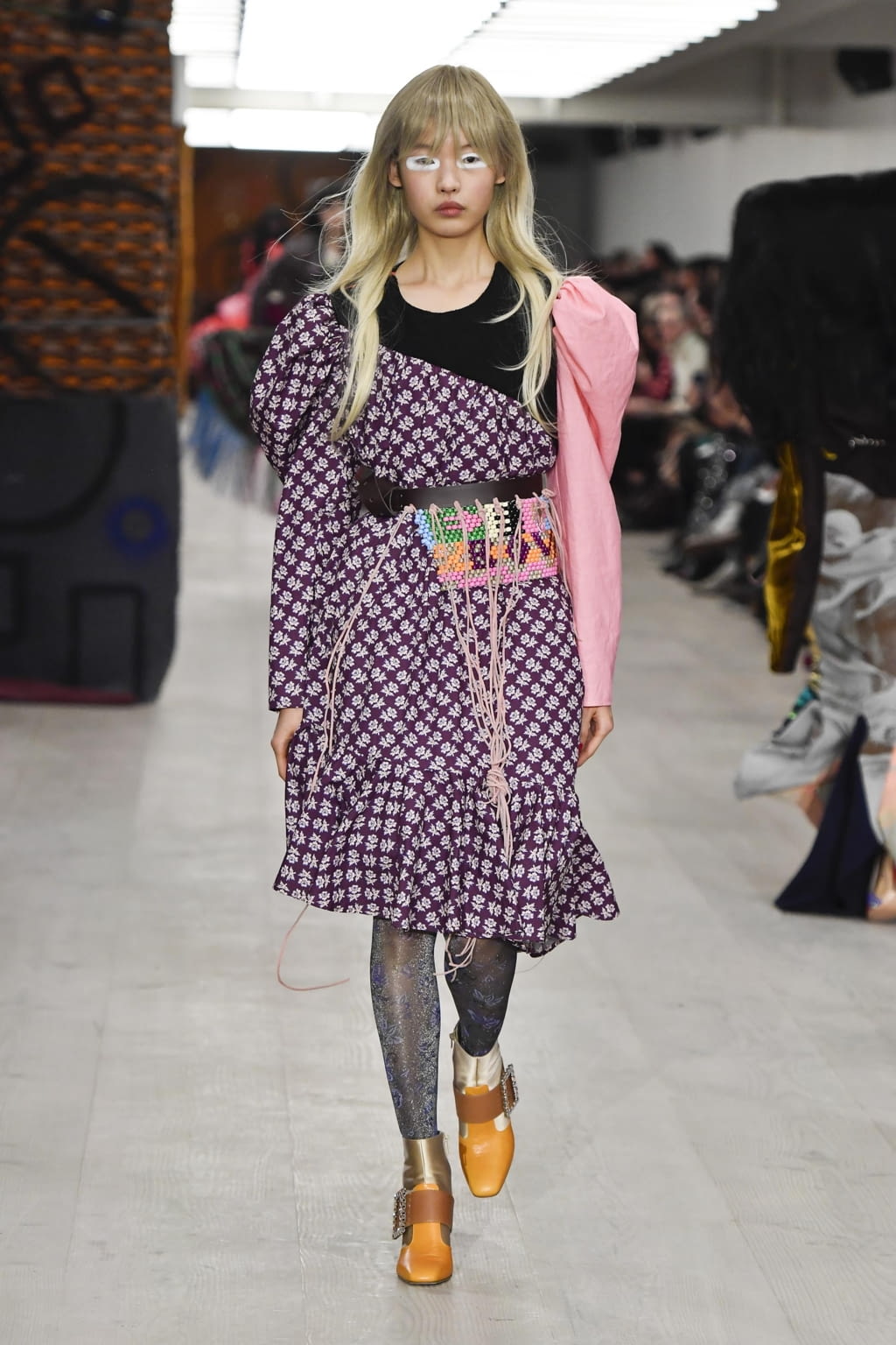 Fashion Week London Fall/Winter 2020 look 15 from the Matty Bovan collection 女装