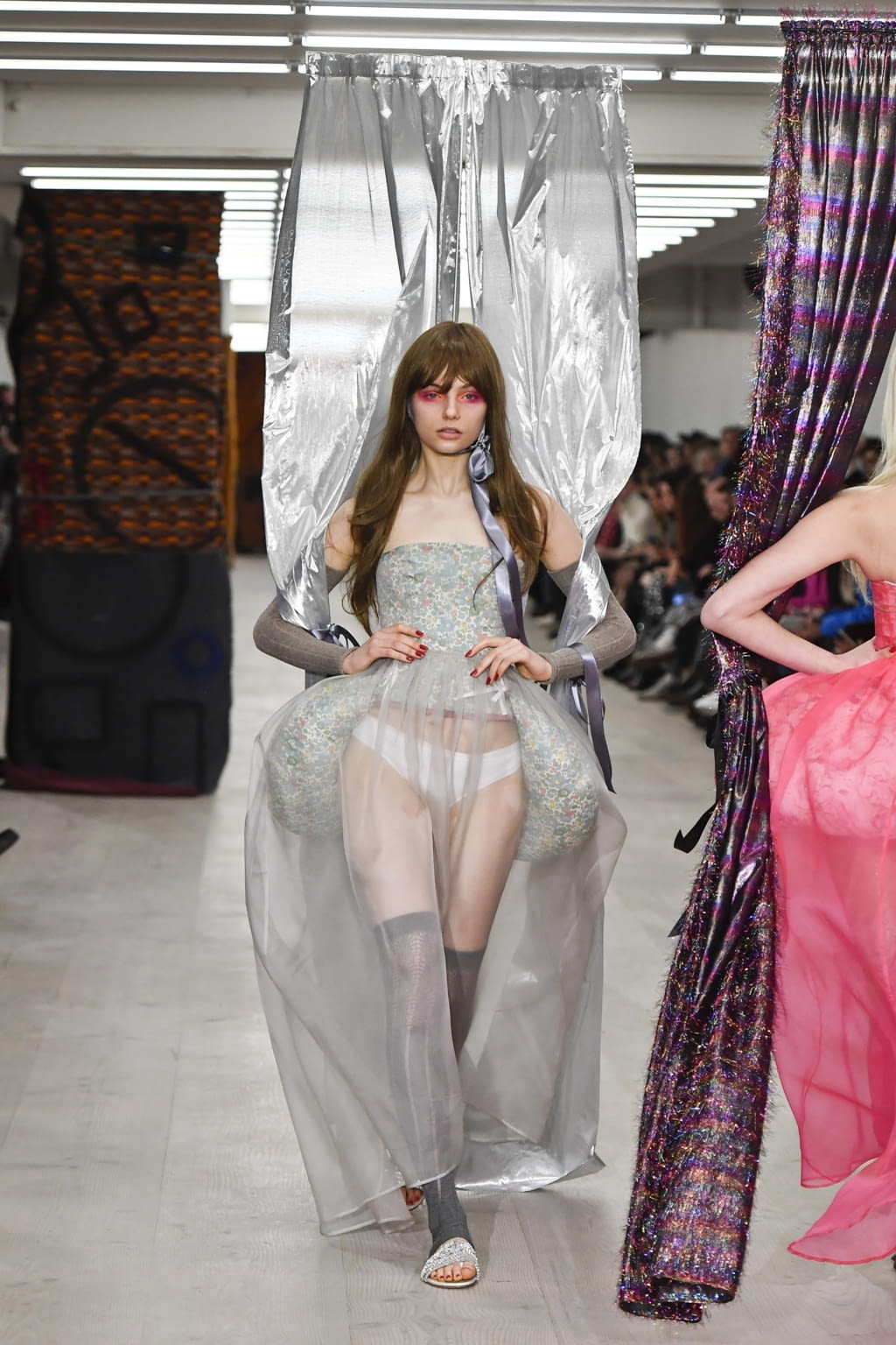 Fashion Week London Fall/Winter 2020 look 25 de la collection Matty Bovan womenswear