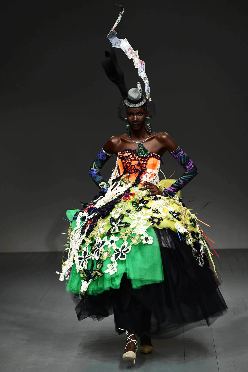 Fashion Week London Spring/Summer 2019 look 1 from the Matty Bovan collection womenswear