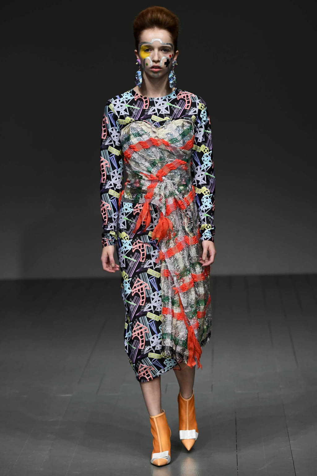 Fashion Week London Spring/Summer 2019 look 6 de la collection Matty Bovan womenswear