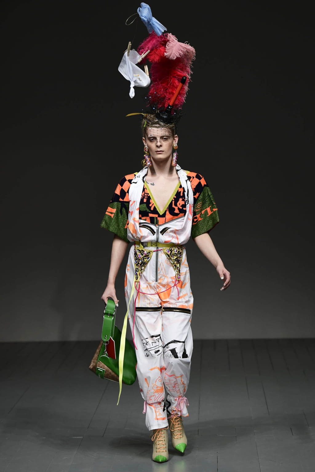 Fashion Week London Spring/Summer 2019 look 16 from the Matty Bovan collection 女装