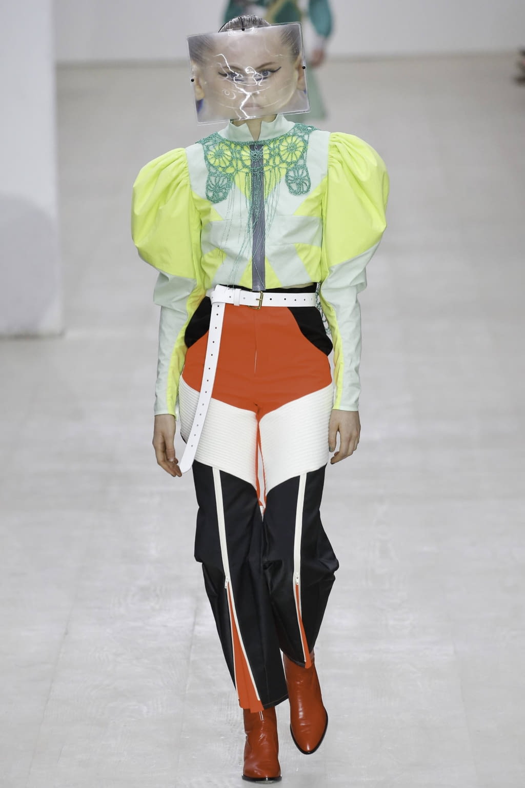 Fashion Week London Spring/Summer 2020 look 1 de la collection Matty Bovan womenswear