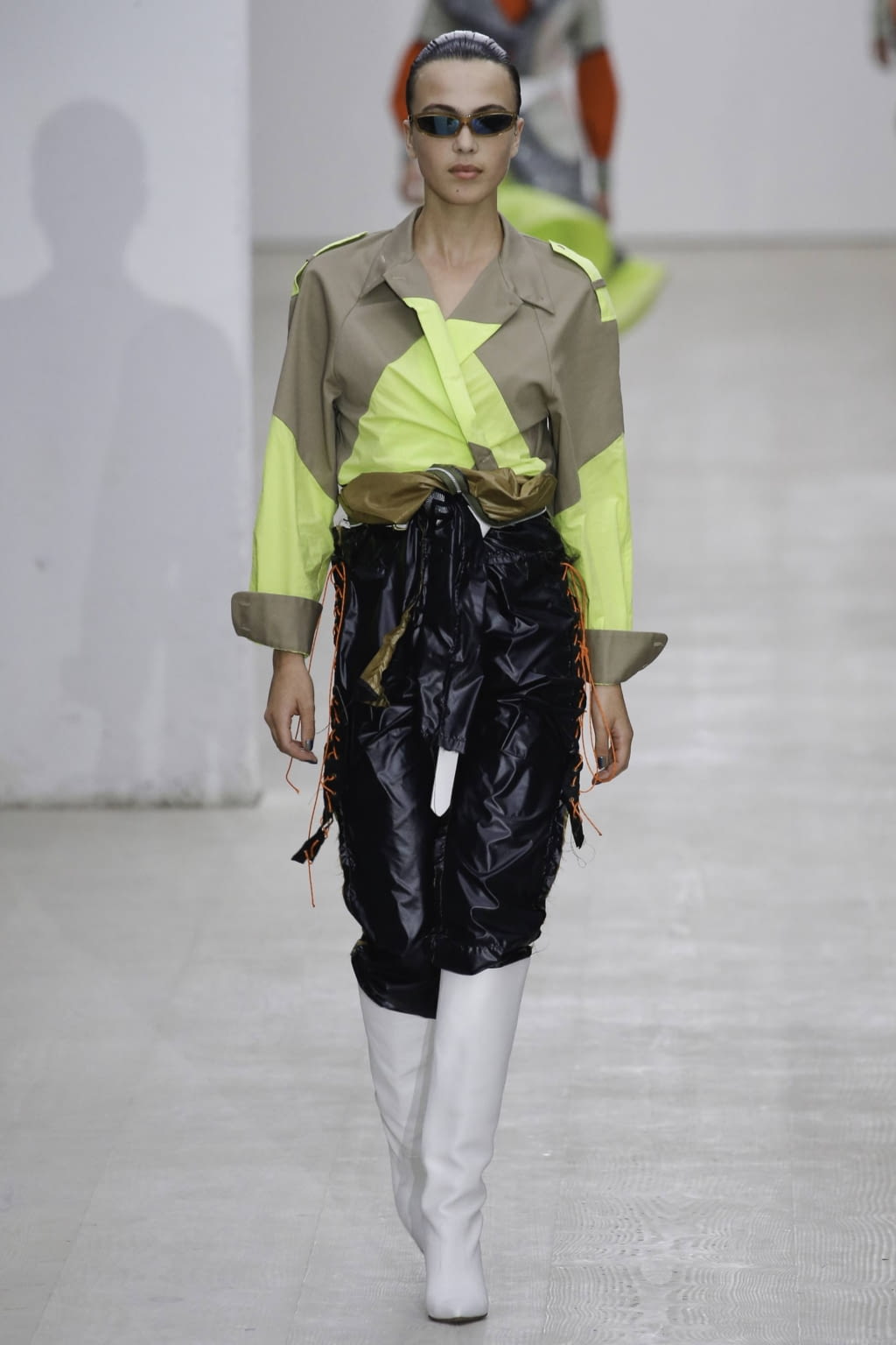 Fashion Week London Spring/Summer 2020 look 4 from the Matty Bovan collection 女装