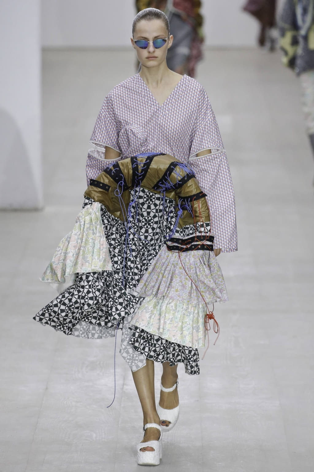 Fashion Week London Spring/Summer 2020 look 11 from the Matty Bovan collection 女装