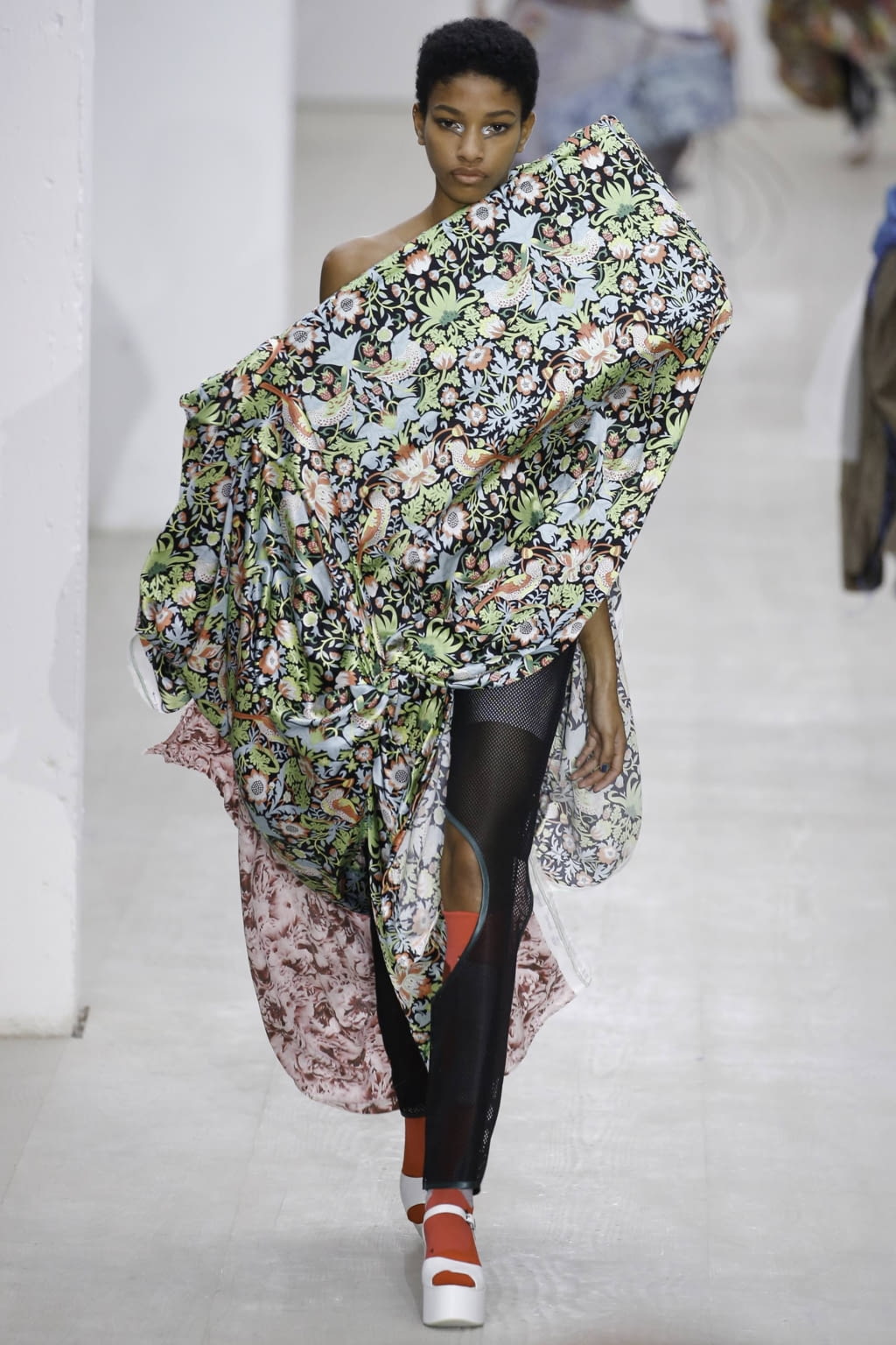 Fashion Week London Spring/Summer 2020 look 17 de la collection Matty Bovan womenswear
