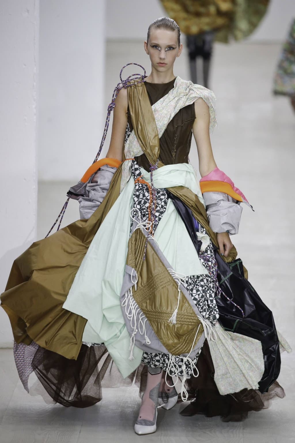 Fashion Week London Spring/Summer 2020 look 19 de la collection Matty Bovan womenswear