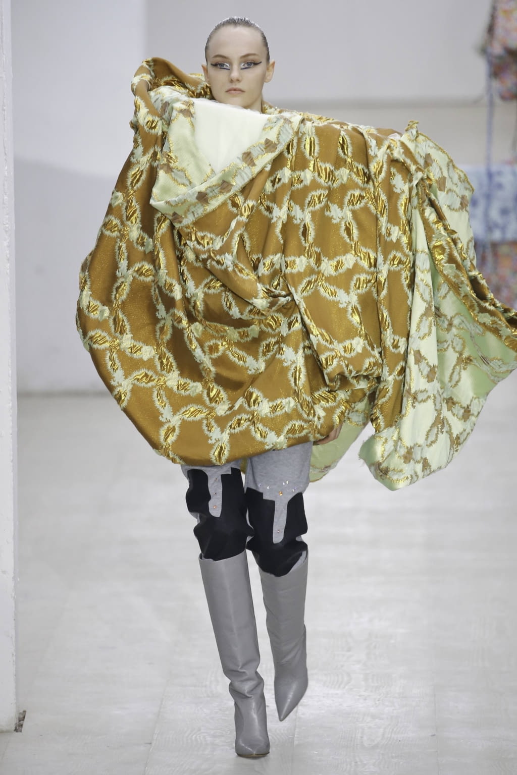Fashion Week London Spring/Summer 2020 look 20 from the Matty Bovan collection womenswear