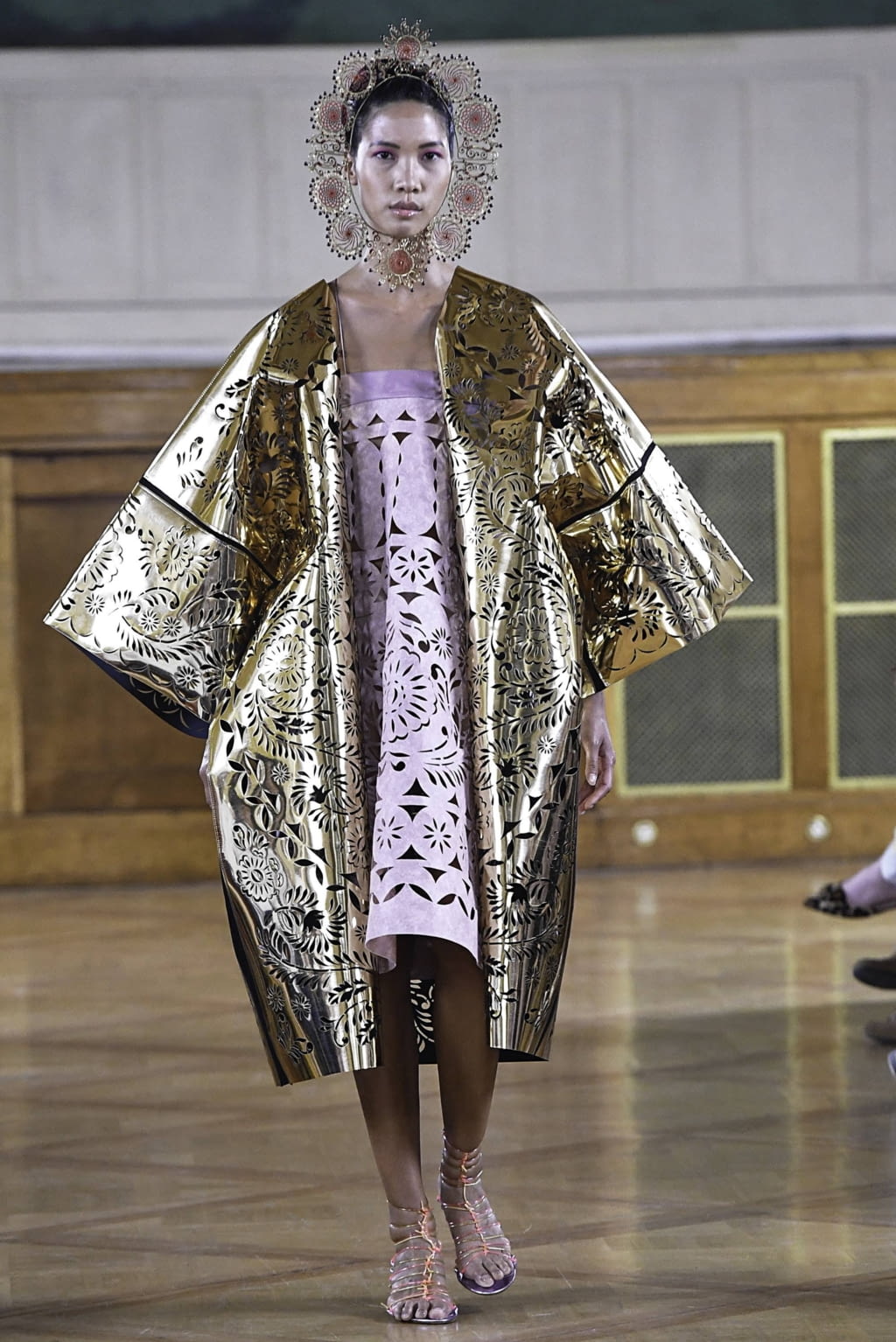 Fashion Week Paris Fall/Winter 2019 look 16 de la collection Maurizio Galante couture