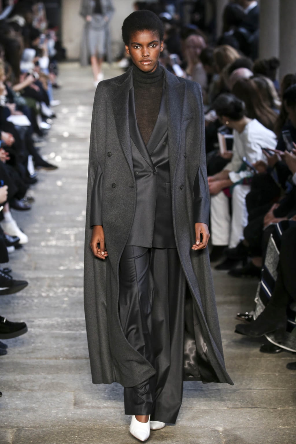 Fashion Week Milan Fall/Winter 2017 look 15 from the Max Mara collection 女装