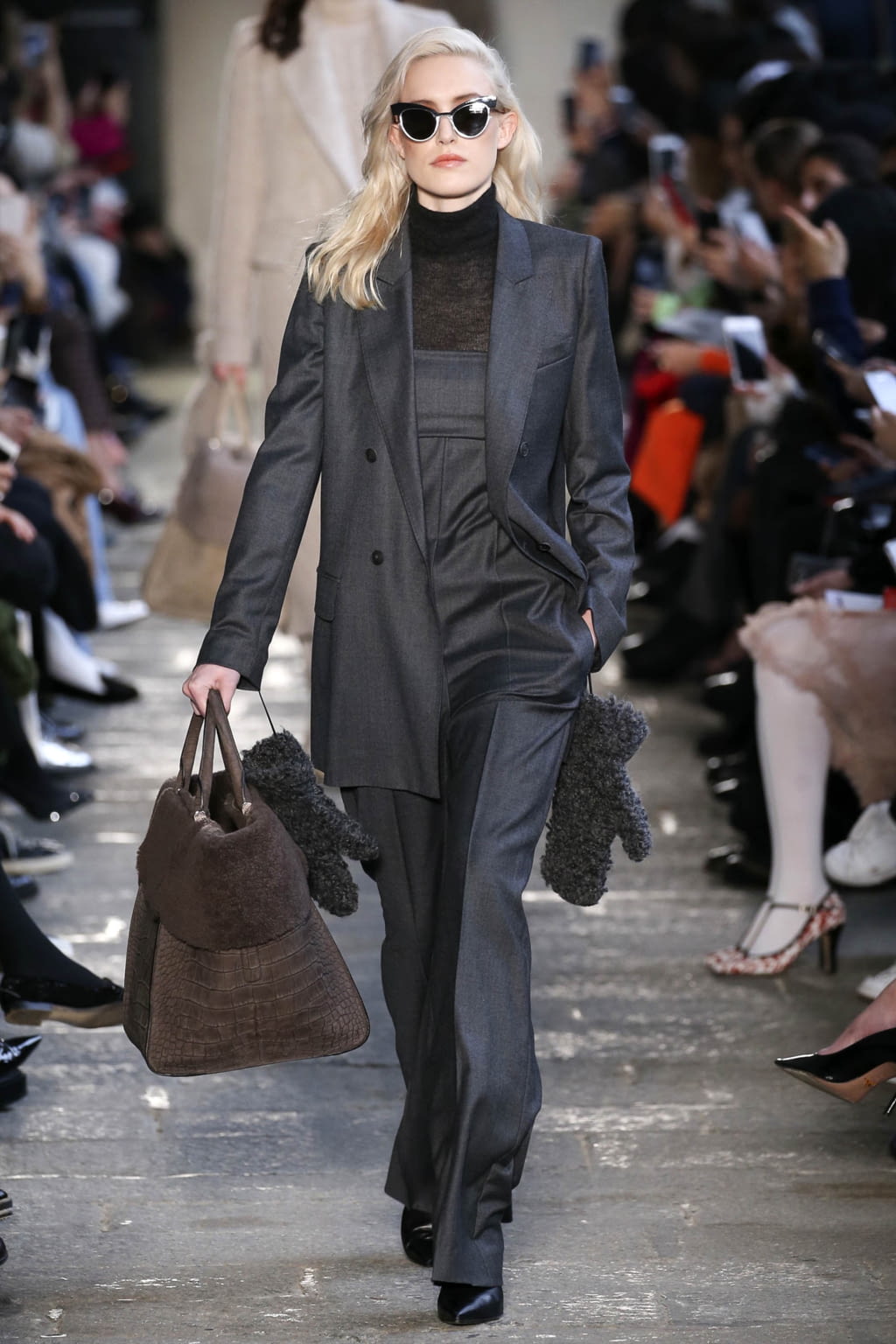 Fashion Week Milan Fall/Winter 2017 look 18 from the Max Mara collection 女装